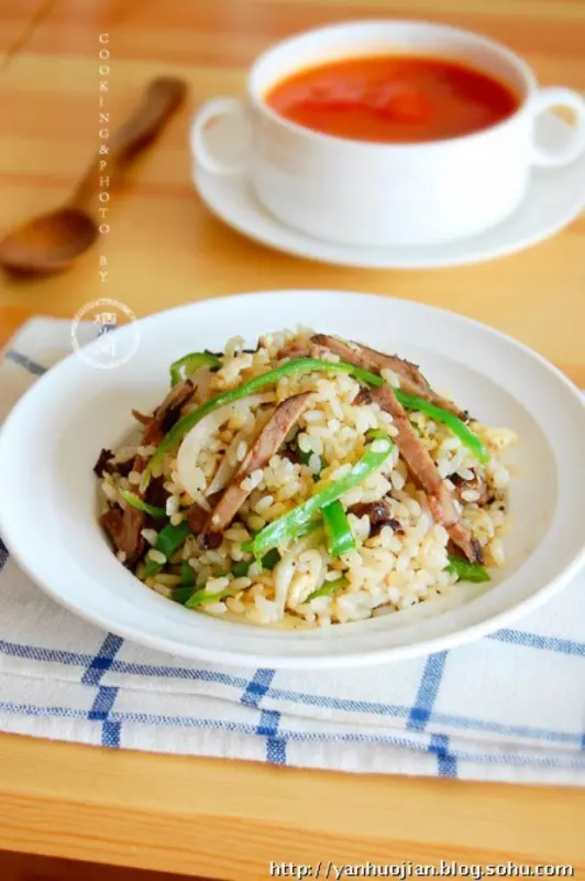 青椒牛肉炒饭