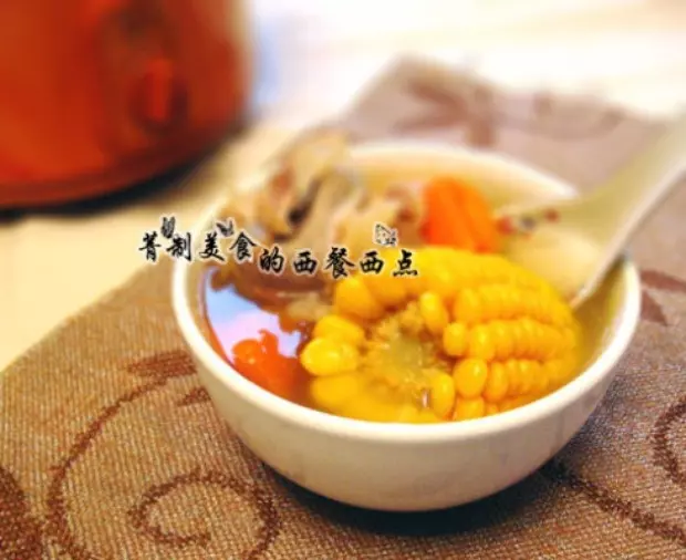 豬骨胡蘿蔔玉米湯