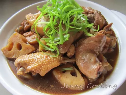 【蓮藕燜雞 Lotus root Stew Chicken】