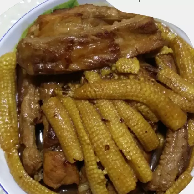 玉米笋闷小肉排