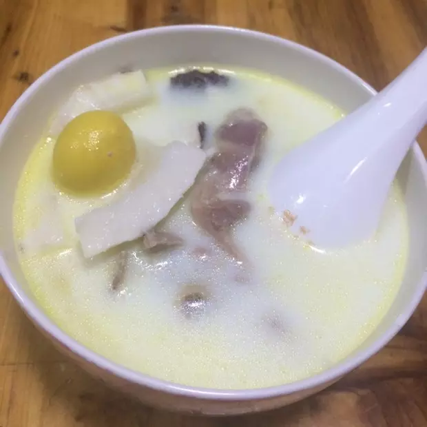 牛奶椰子煲鸡汤