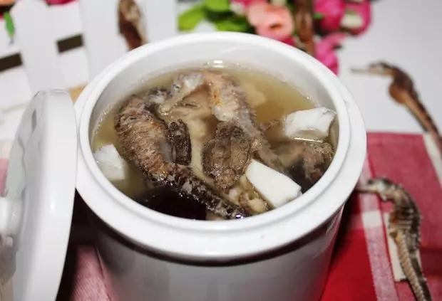 海馬椰子燉瘦肉湯