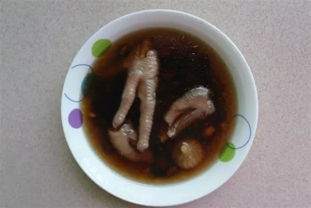 黑豆鸡脚汤