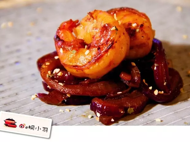 红酒洋葱烩大虾