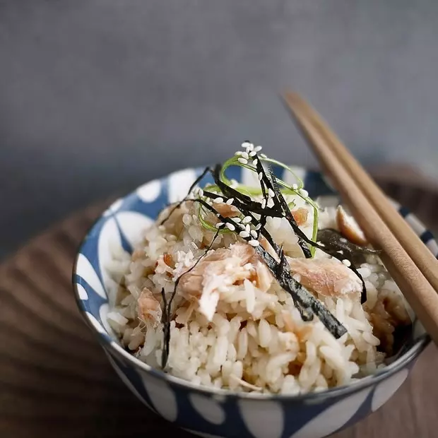 鐵釜鮭魚炊飯