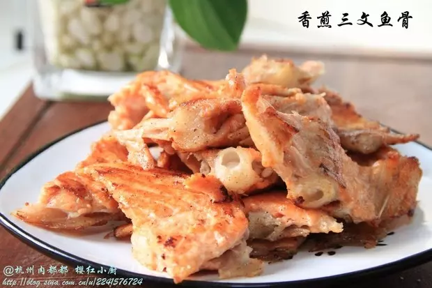 香煎三文魚骨