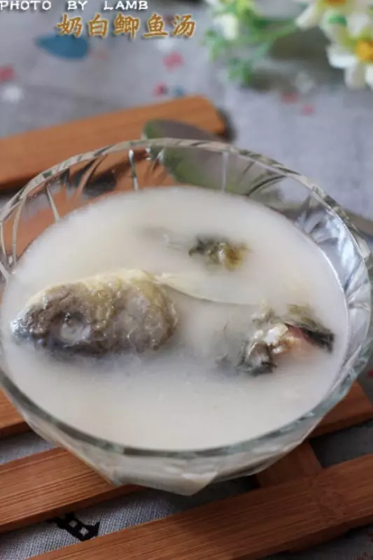 奶白鯽魚湯