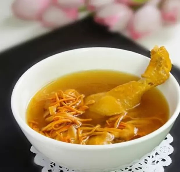 蟲草花鮑魚煲雞湯