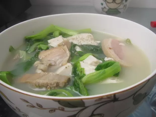 河蚌咸肉炖豆腐