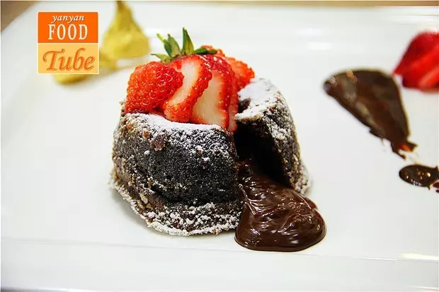 巧克力熔岩蛋糕 Chocolate Molten Lava Cake