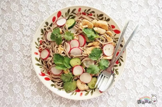 夏日清新雞肉蕎麥麵