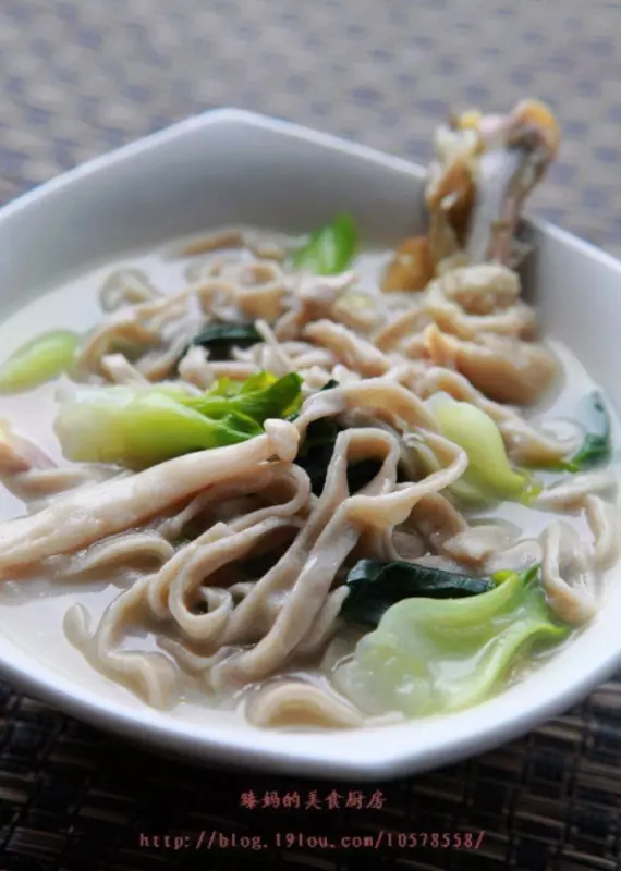 蕎麥雞蛋手擀麵