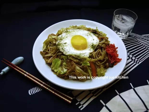 月見焼きそば（日式炒麵）