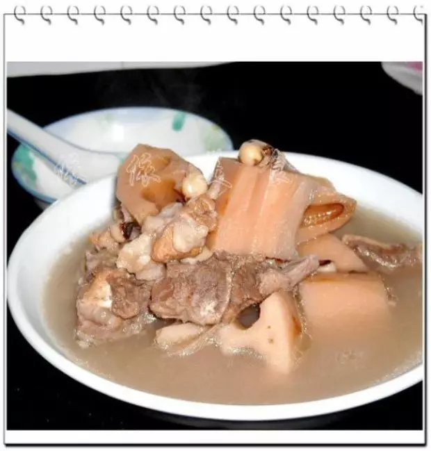 蓮藕眉豆骨頭湯