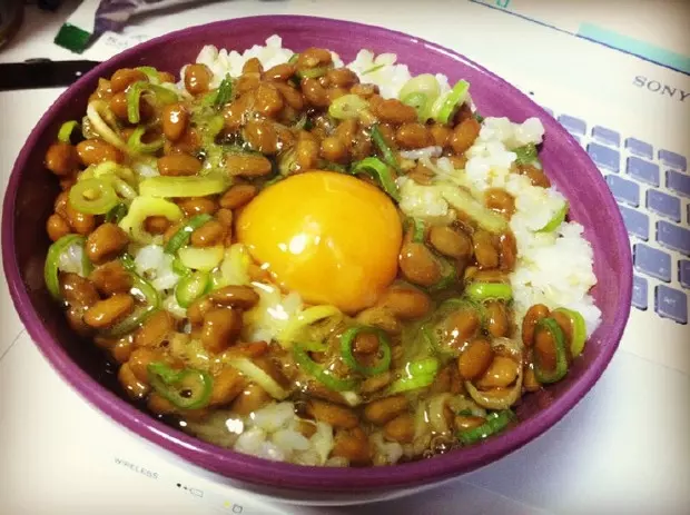 納豆蓋飯（納豆卵かけご飯）