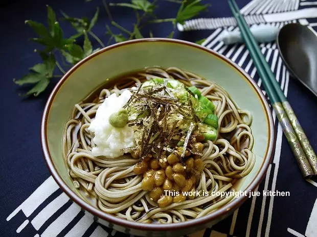 纳豆オクラそば（纳豆秋葵荞麦面）