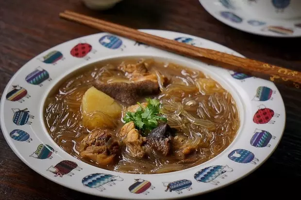 鸡肉土豆煮粉条