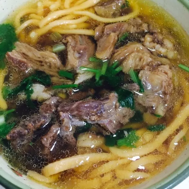 為的就是那一口牛肉湯：清湯牛肉麵#牛肉可以這樣吃#