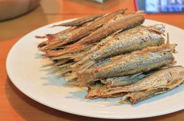 酥炸小白魚