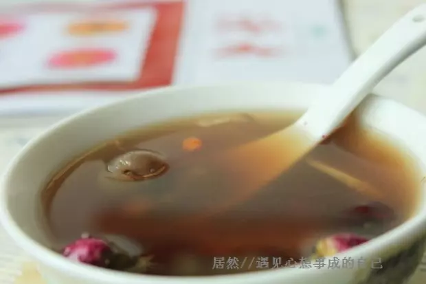 玫瑰花桂圓生薑茶