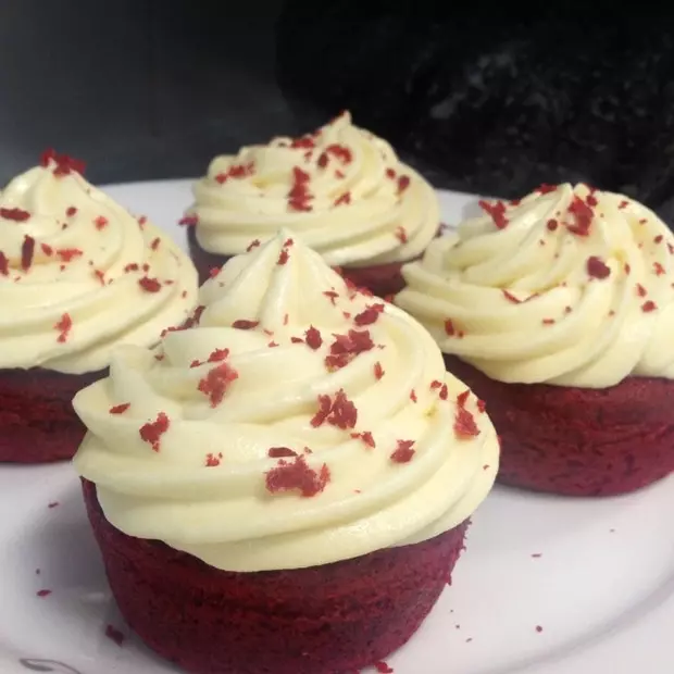 纯正美式红丝绒杯子蛋糕 Red Velvet Cupcake（零失败配方）