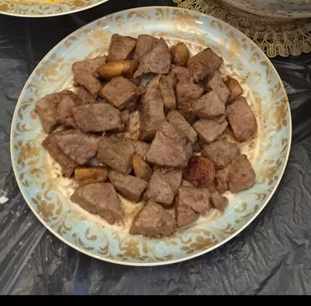 蒜子炒牛肉粒