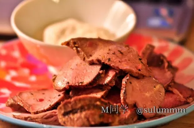 烤小牛里嵴 配山葵泥 (Roasted Beef Tenderloin with horseradish cream sauce