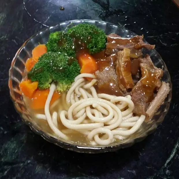 手擀牛杂鸡蛋面