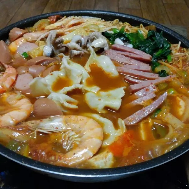 韓國部隊湯부대찌개