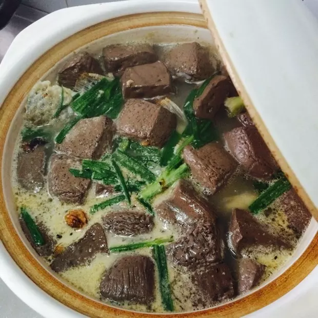 鴨血鯽魚瘦肉湯