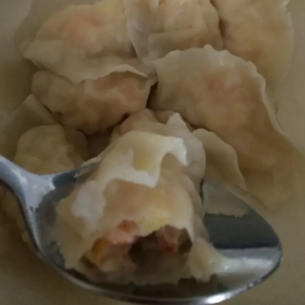 鲜虾鱼肉水饺