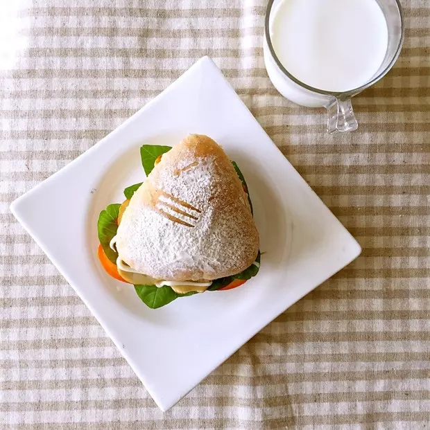 20分钟早餐，黑麦三角面包，2015年6月2日。