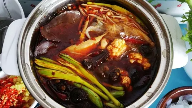 夏天吃麻辣火锅，这不是任性是养生丨火锅（附红油豆豉做法）· 圆满素食