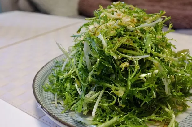 凉拌苦菊 Frisée Salad