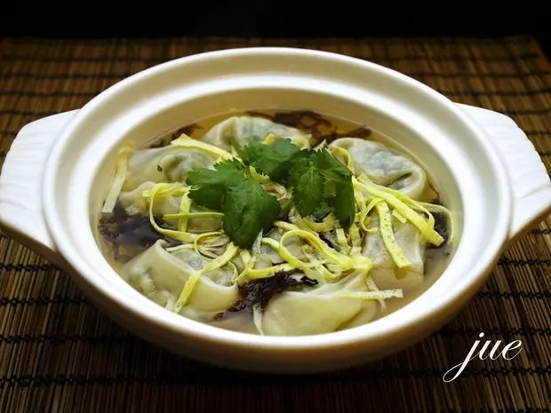 土鍋菜肉餛飩