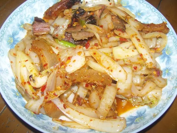 白菜杆炒腊肉