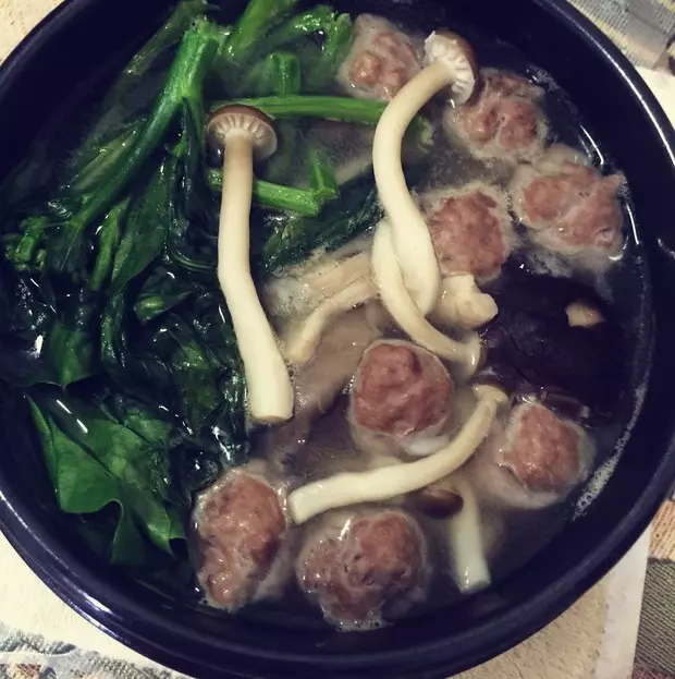 牛滑菌菇砂锅--一人食