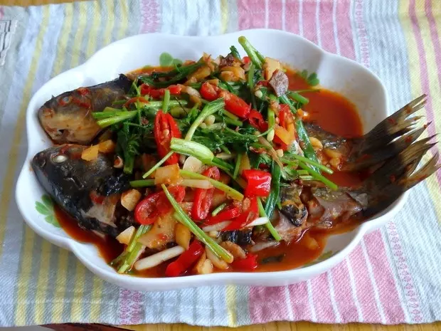 泡椒豆瓣燒鯽魚