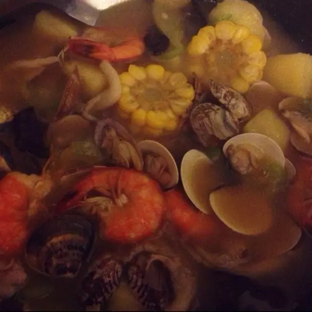 花蛤明虾海鲜汤