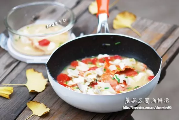 蘑菇豆腐海鲜汤
