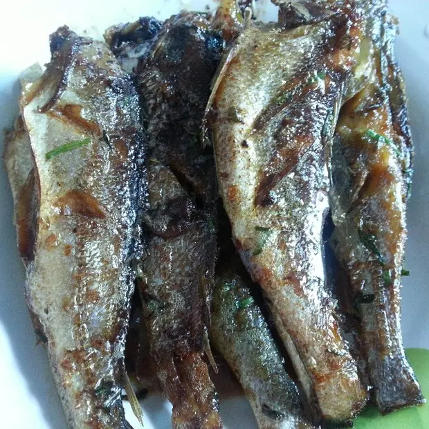 香煎咸小魚