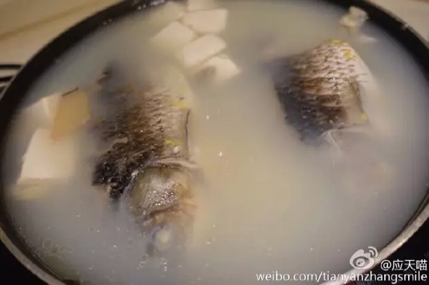 不弄破魚皮的鯽魚豆腐湯