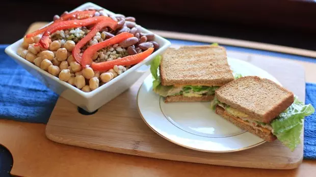 金枪鱼三明治三豆沙拉（Tuna Fish Sandwich）