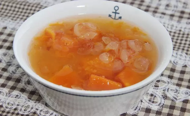 桃胶皂角米炖木瓜