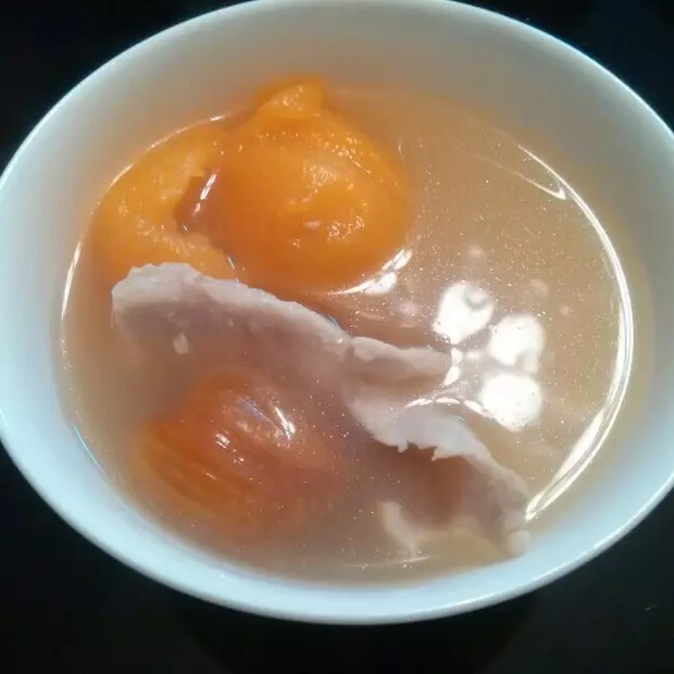 枇杷瘦肉湯