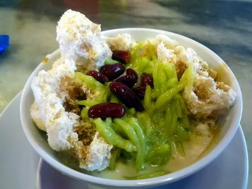 炎热的天气来碗降温 ～煎蕊(Cendol)