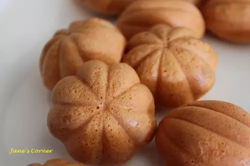 传统烘鸡蛋糕 (Kuih Bahulu)