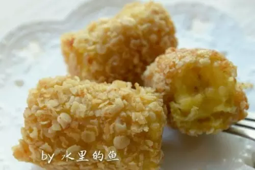 燕麥炸香蕉，非常酥脆可口，肯定讓你忍不住咬一口