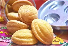 ‘传统烘鸡蛋糕 Kuih Bahulu ’