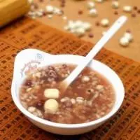薏米红豆莲子粥的做法